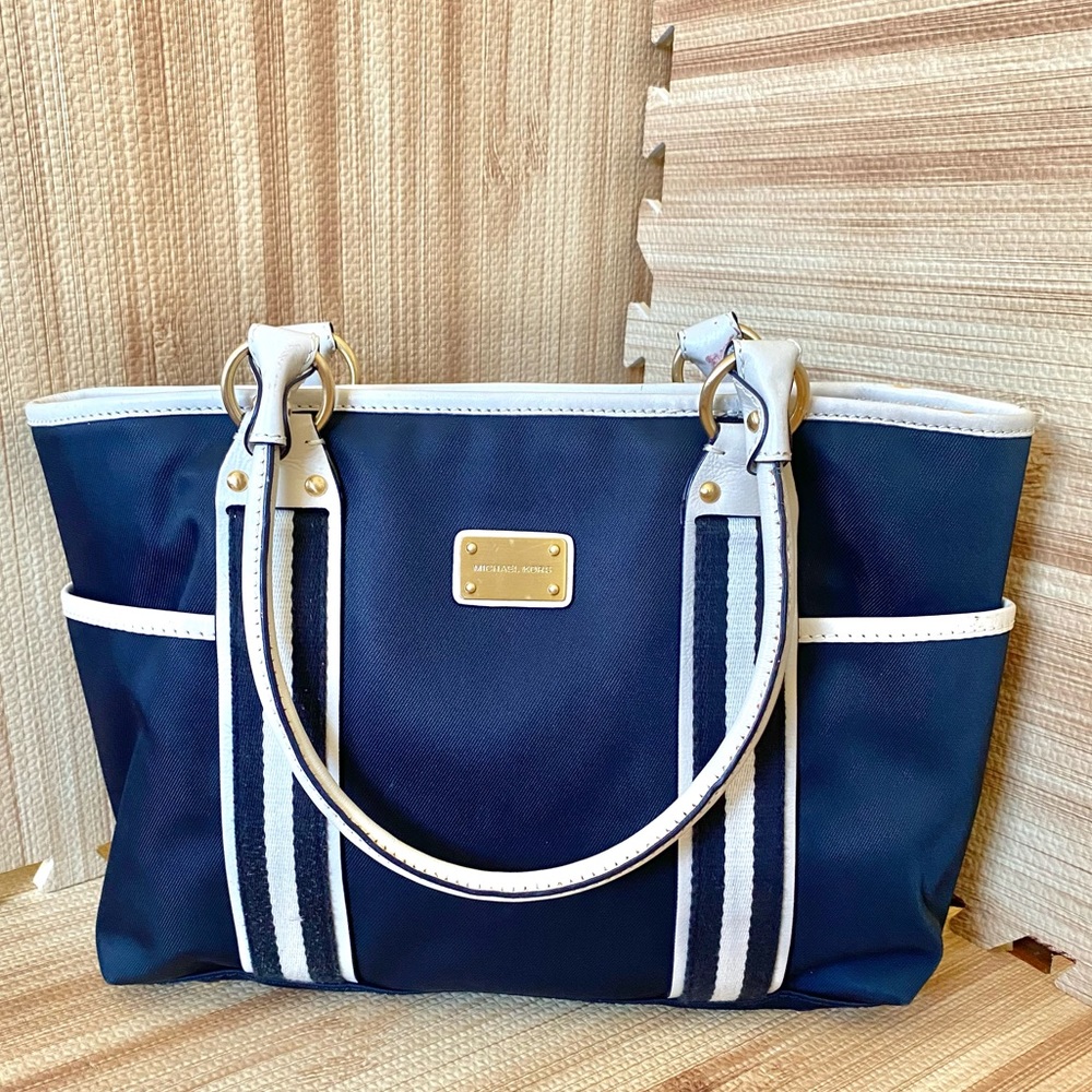 **SOLD** Michael Kors Purse